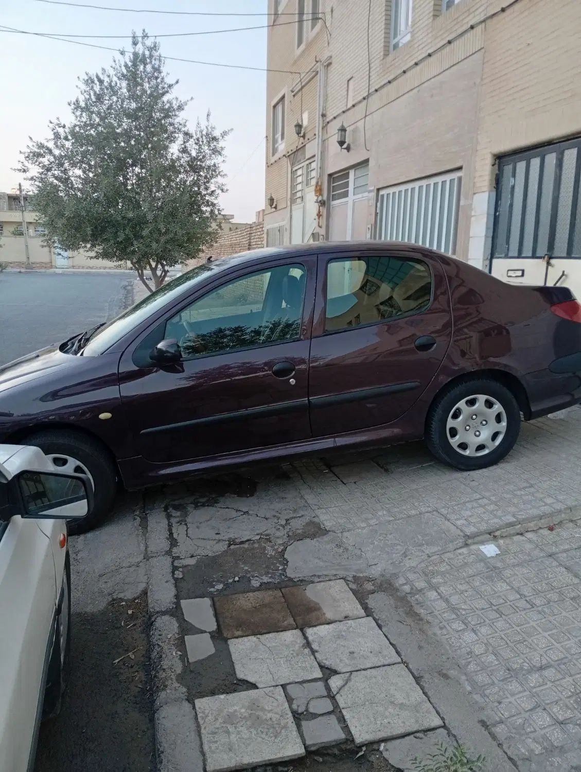 پژو ۲۰۶ صندوق دار v8 - 1390
