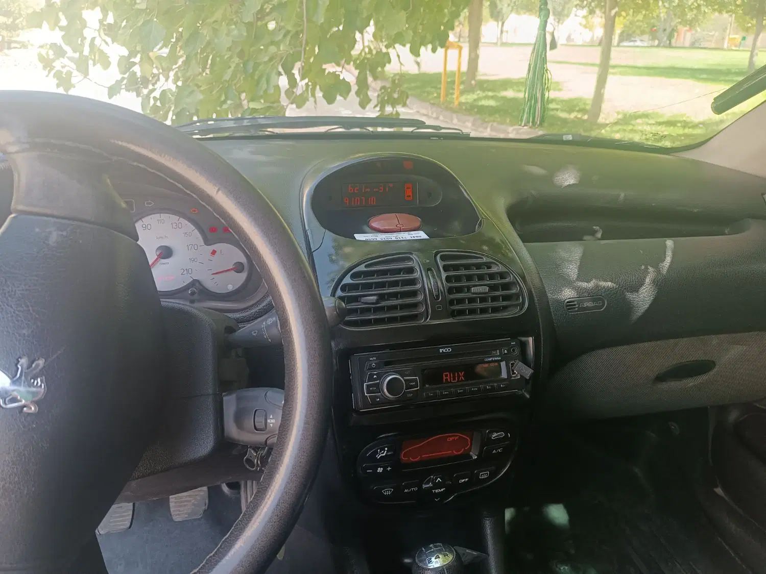 پژو ۲۰۶ صندوق دار v8 - 1393