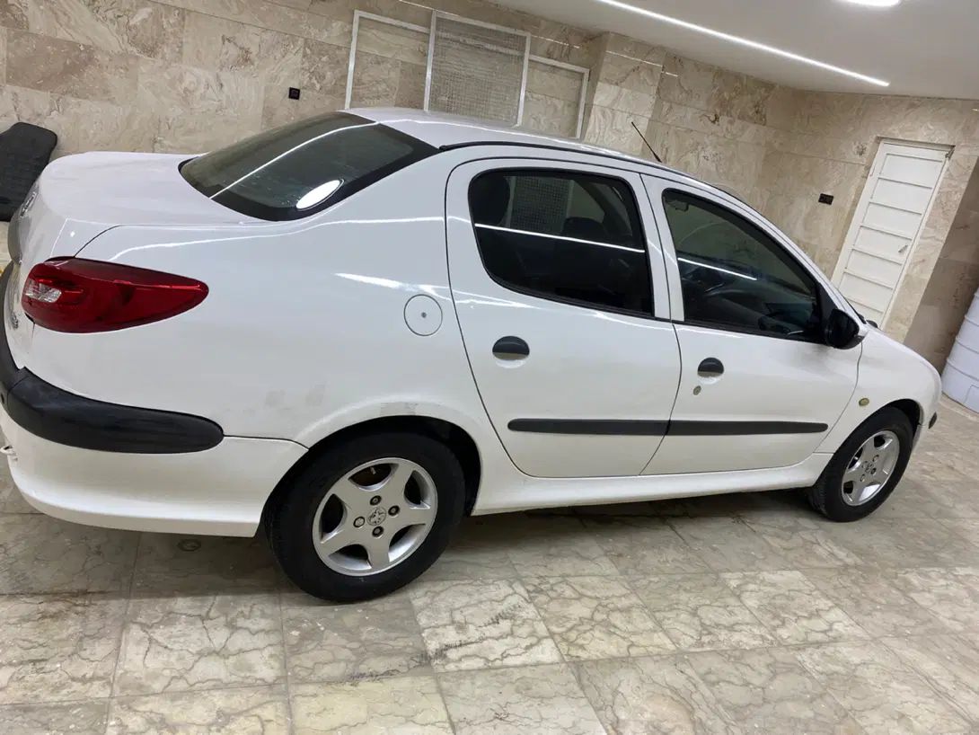 پژو ۲۰۶ صندوق دار v8 - 1391