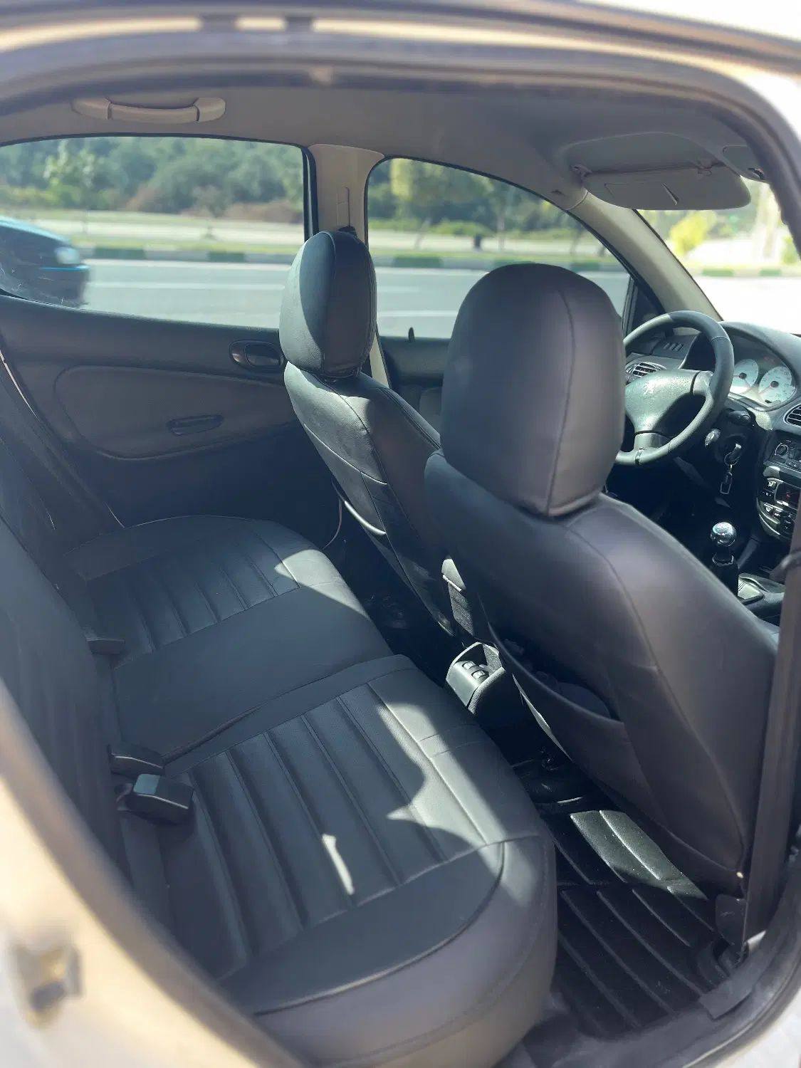 پژو ۲۰۶ صندوق دار v8 - 1400