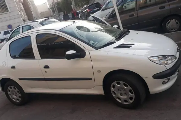 پژو ۲۰۶ صندوق دار v8 - 1396