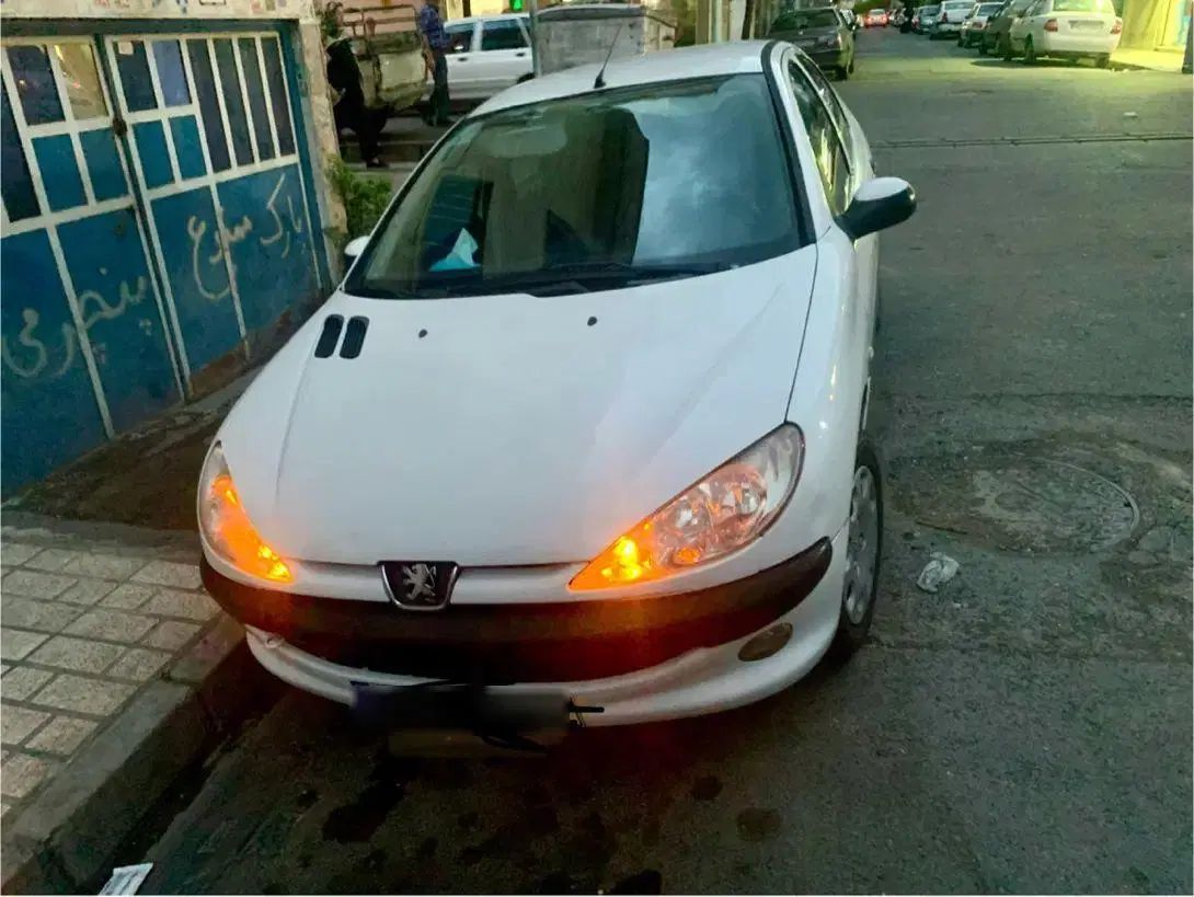 پژو ۲۰۶ صندوق دار v8 - 1396