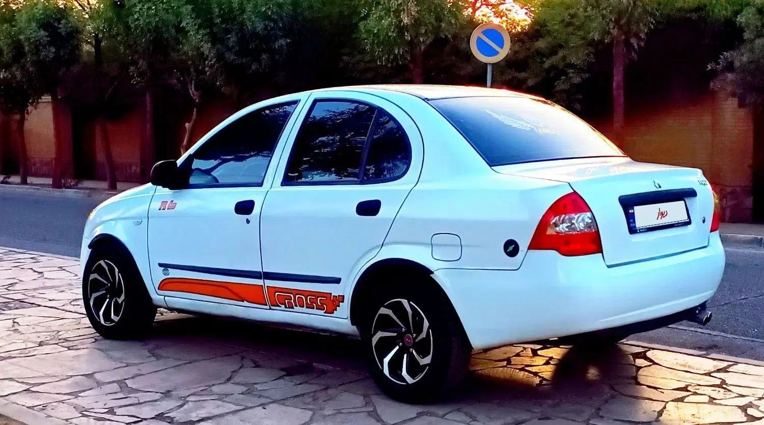 تیبا صندوق دار EX - 1395