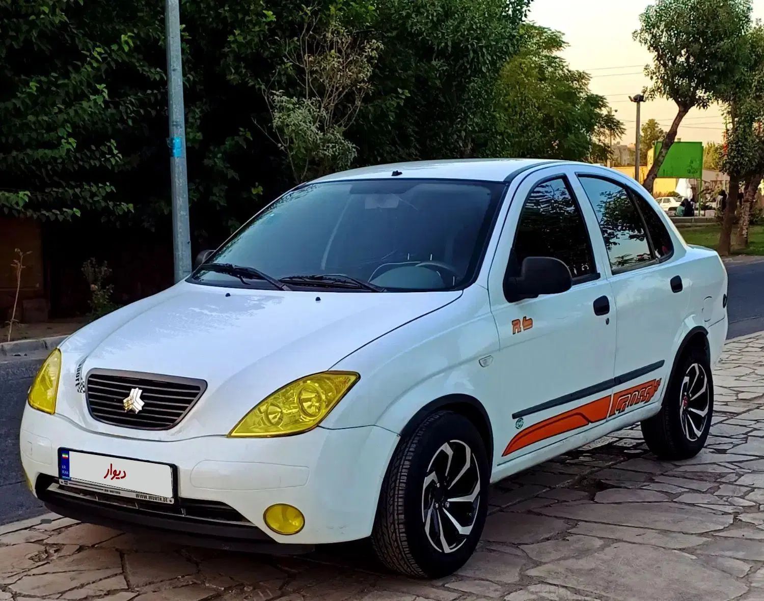 تیبا صندوق دار EX - 1395