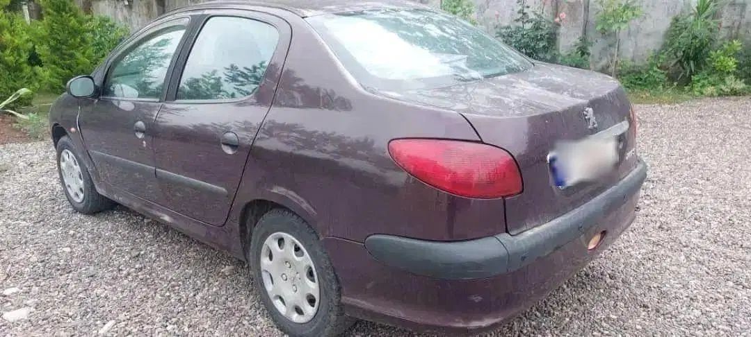 پژو ۲۰۶ صندوق دار v8 - 1390