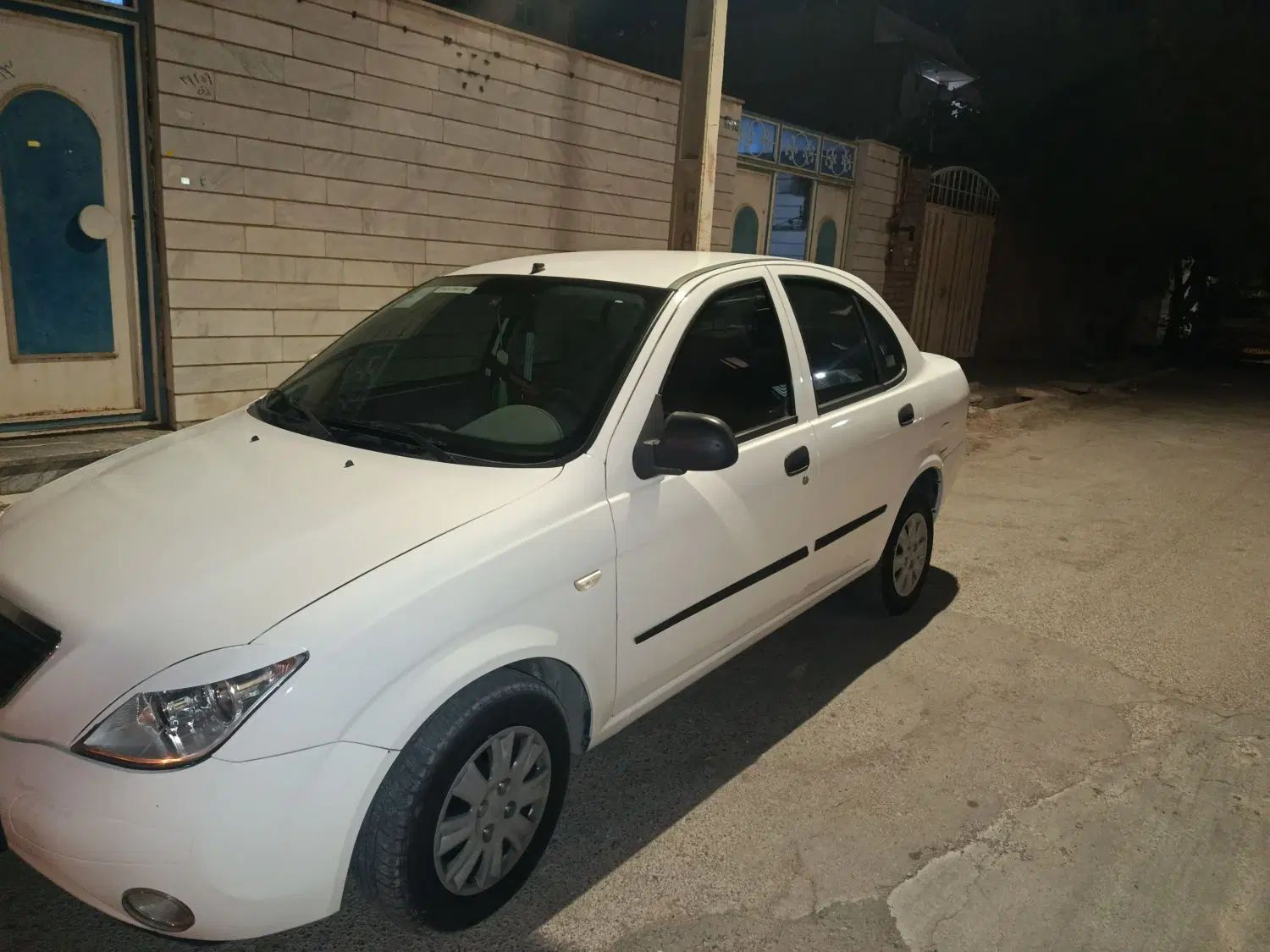 تیبا صندوق دار SX - 1401
