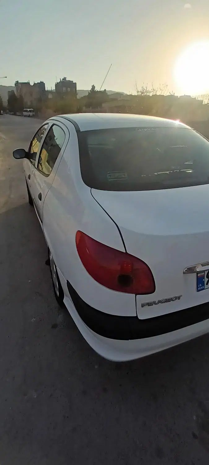 پژو ۲۰۶ صندوق دار v8 - 1390
