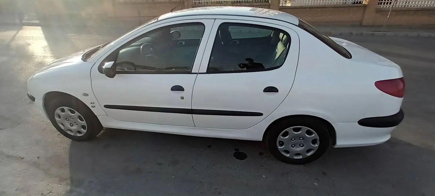 پژو ۲۰۶ صندوق دار v8 - 1390