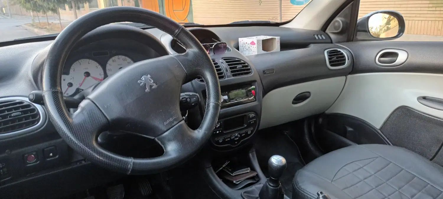 پژو ۲۰۶ صندوق دار v8 - 1390