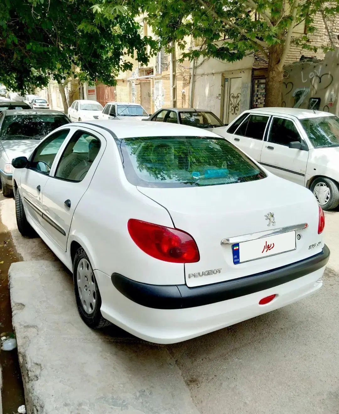 پژو ۲۰۶ صندوق دار v8 - 1392