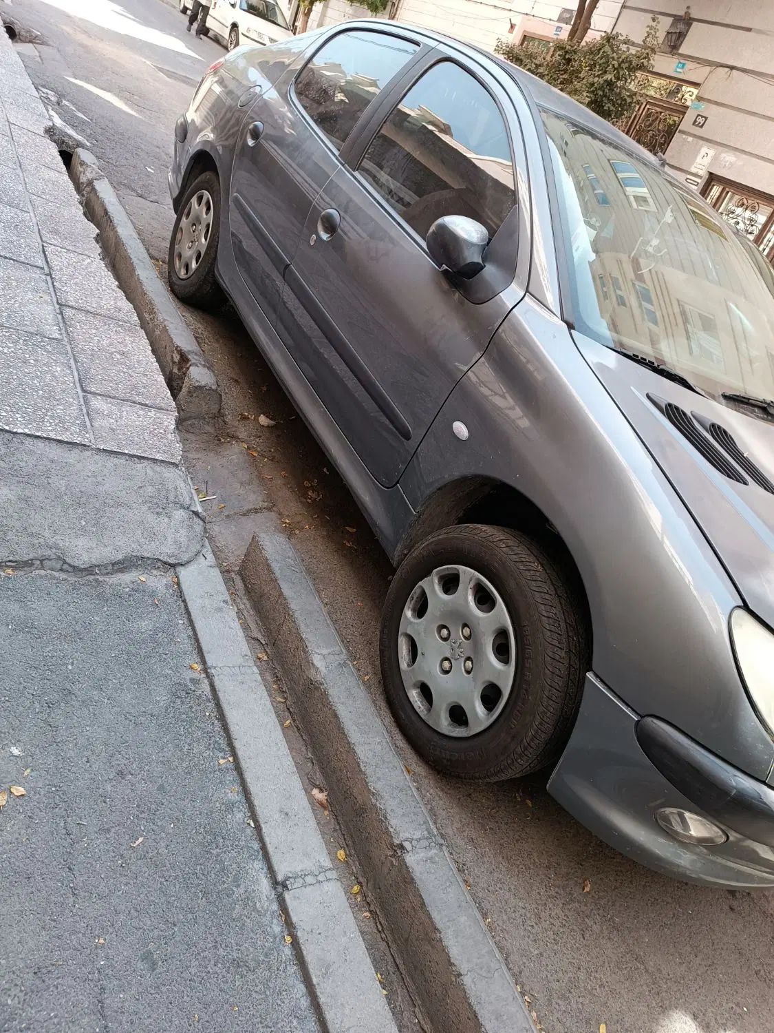 پژو ۲۰۶ صندوق دار v8 - 1390