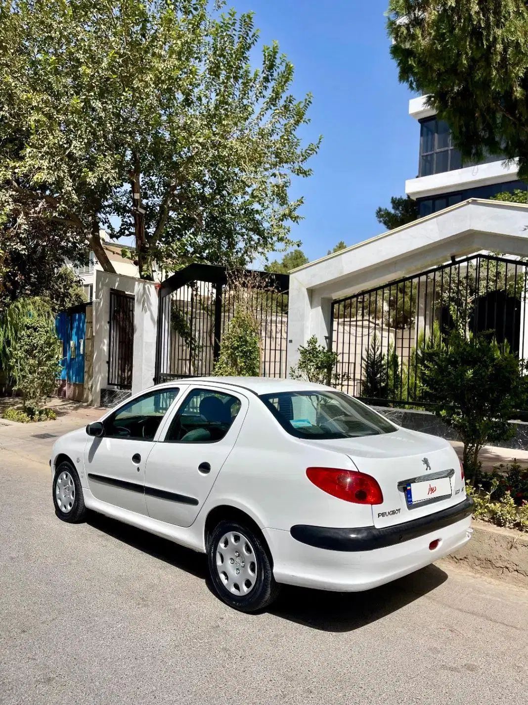 پژو ۲۰۶ صندوق دار v8 - 1395