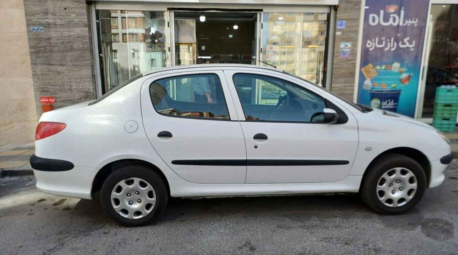 پژو ۲۰۶ صندوق دار v8 - 1390