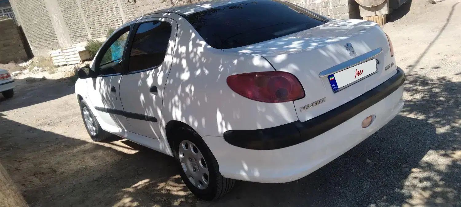 پژو ۲۰۶ صندوق دار v8 - 1390