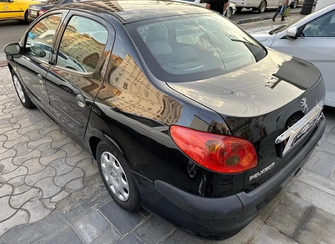 پژو ۲۰۶ صندوق دار v8 - 1393