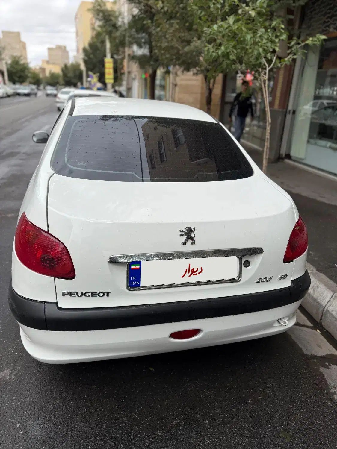 پژو ۲۰۶ صندوق دار v8 - 1392