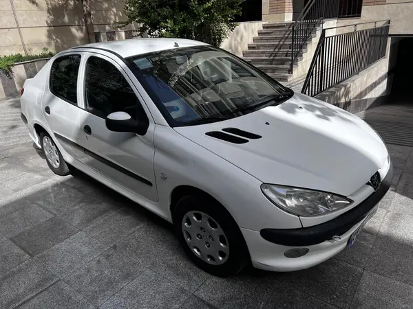 پژو ۲۰۶ صندوق دار v8 - 1398
