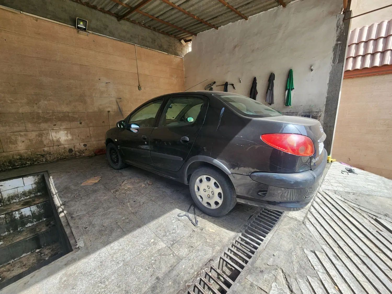 پژو ۲۰۶ صندوق دار v8 - 1395