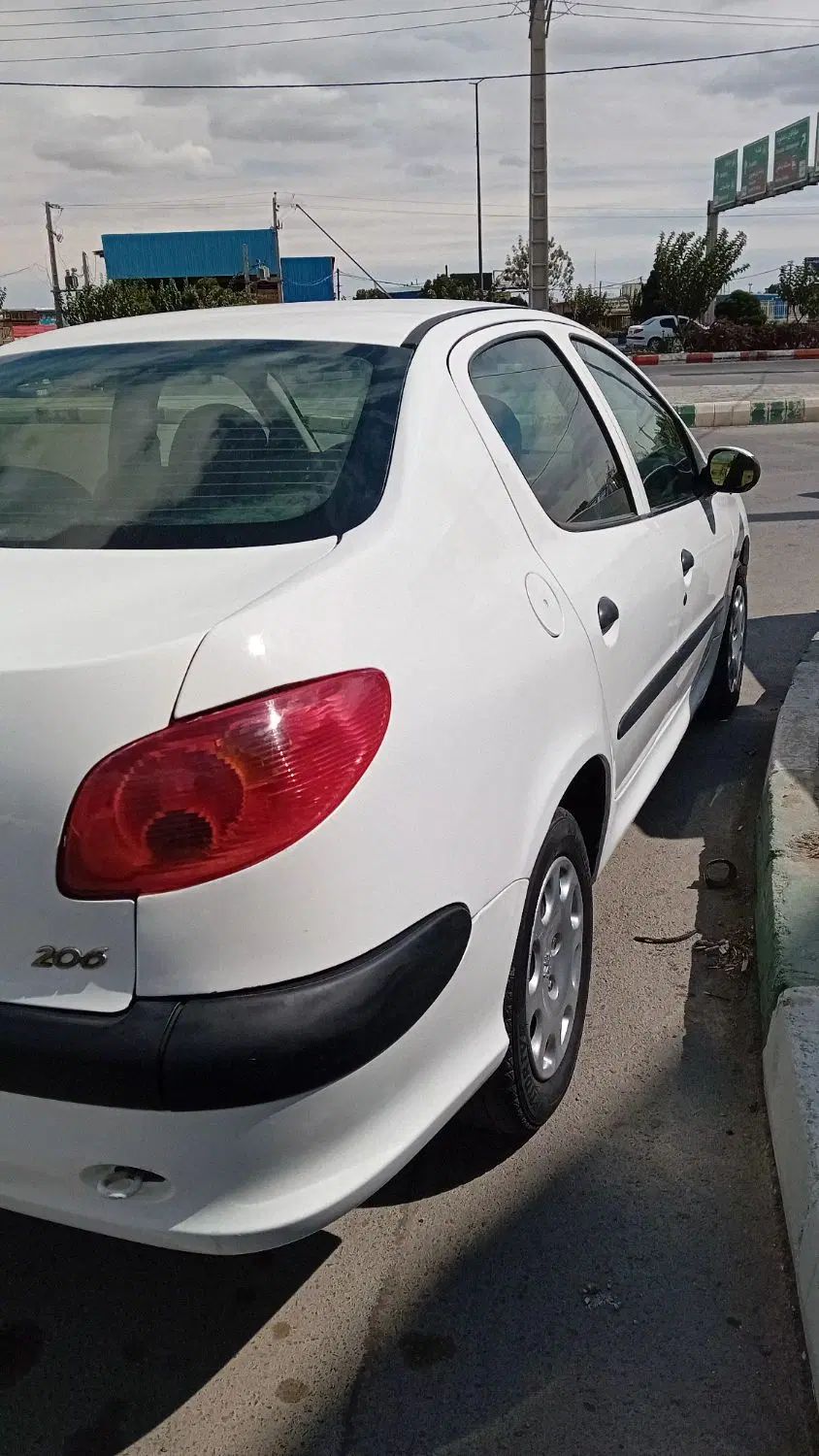 پژو ۲۰۶ صندوق دار v8 - 1395