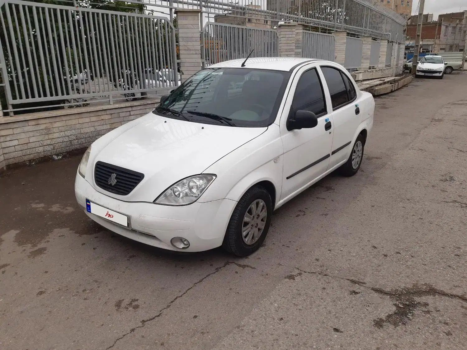 تیبا صندوق دار SX - 1401