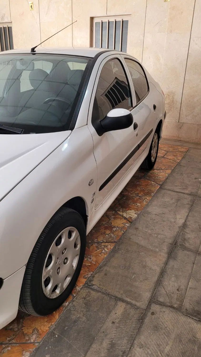 پژو ۲۰۶ صندوق دار v8 - 1397