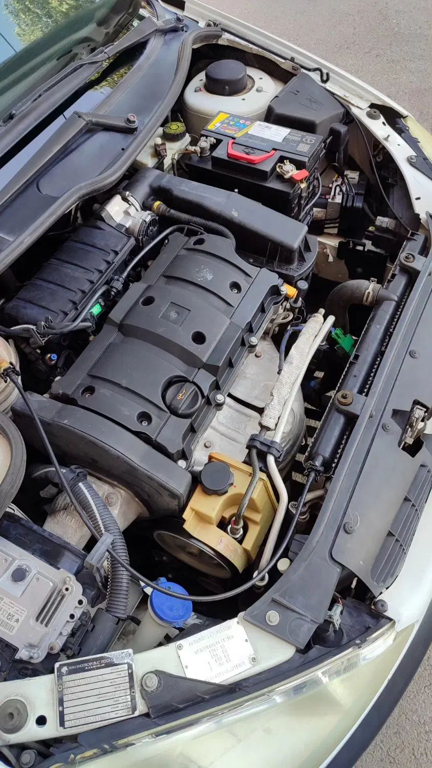 پژو ۲۰۶ صندوق دار v8 - 1390