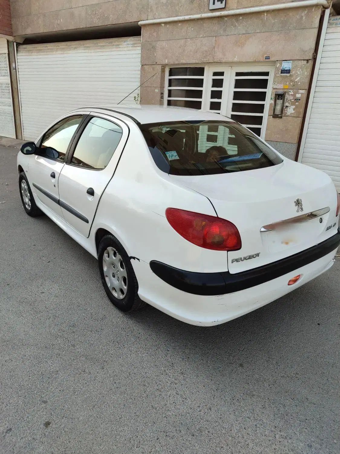 پژو ۲۰۶ صندوق دار v8 - 1390
