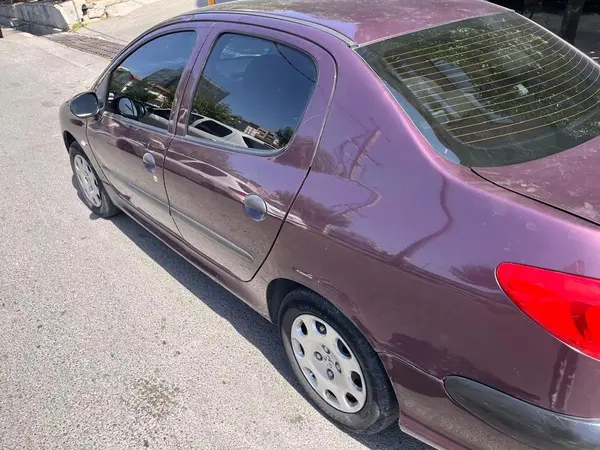 پژو ۲۰۶ صندوق دار v8 - 1395