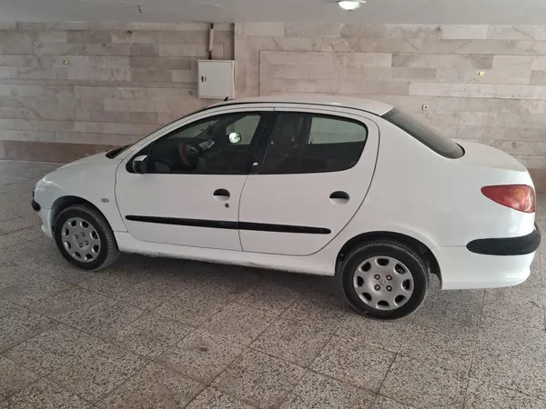 پژو ۲۰۶ صندوق دار v8 - 1390