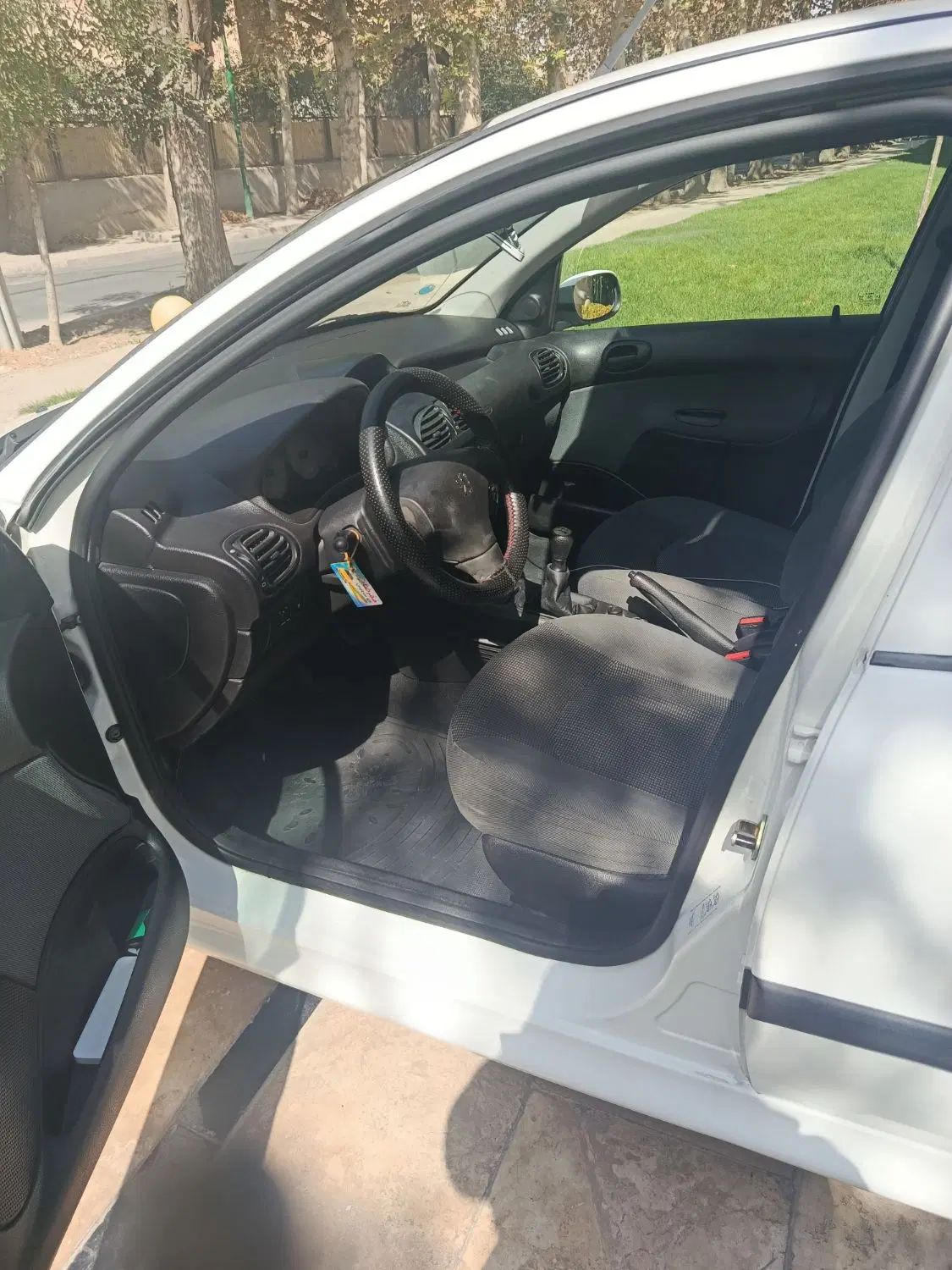 پژو ۲۰۶ صندوق دار v8 - 1394