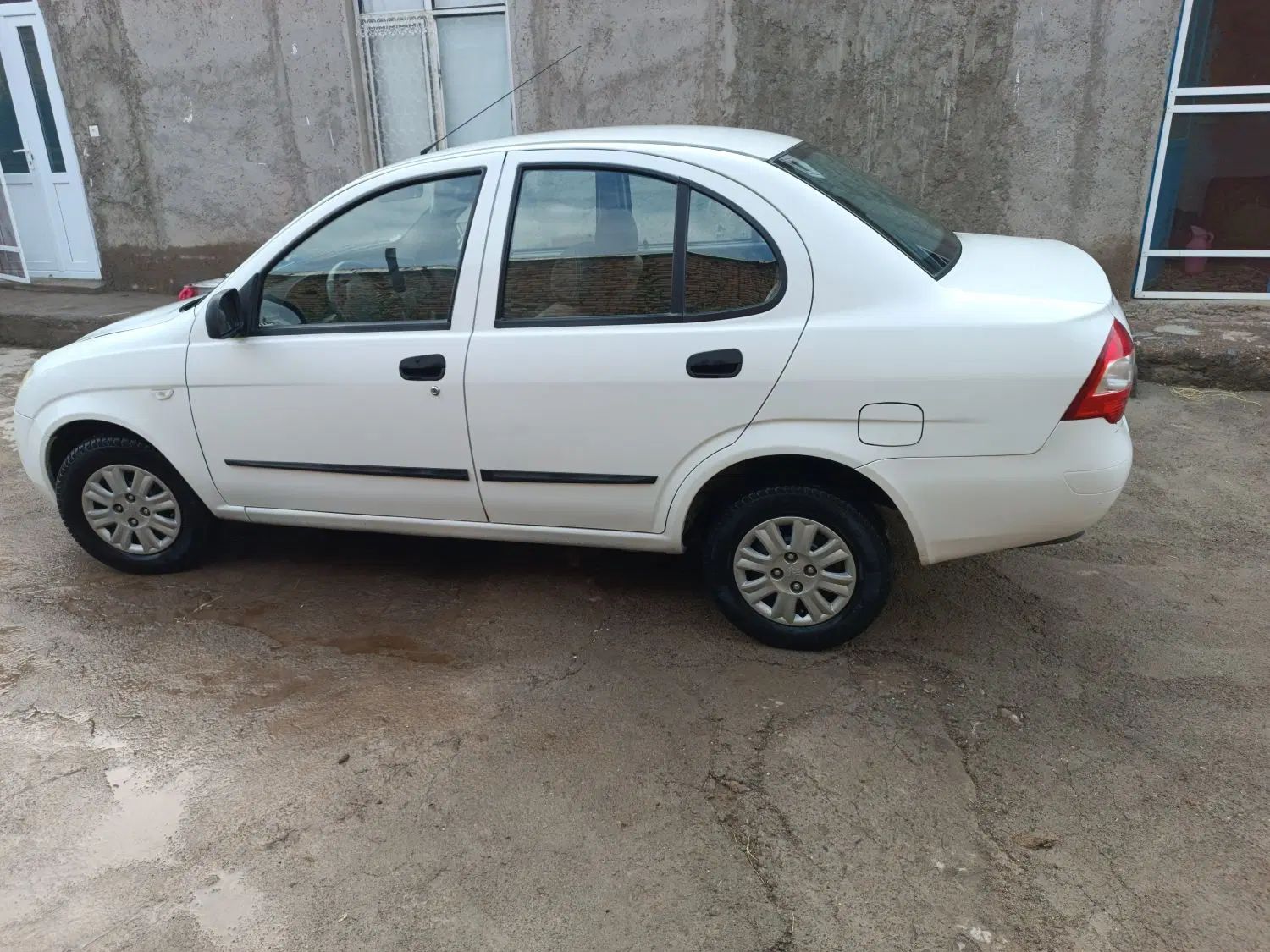 تیبا صندوق دار SX - 1398