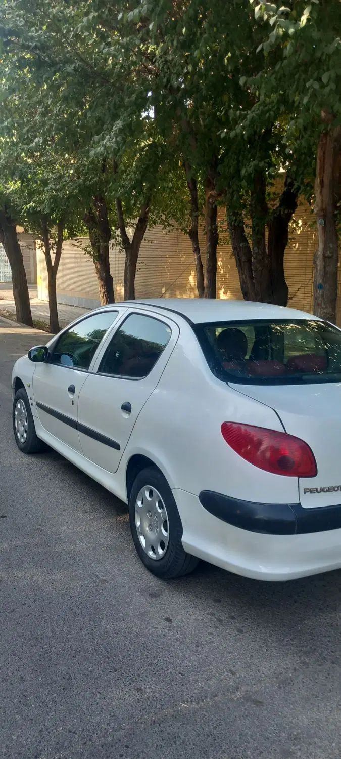 پژو ۲۰۶ صندوق دار v8 - 1392