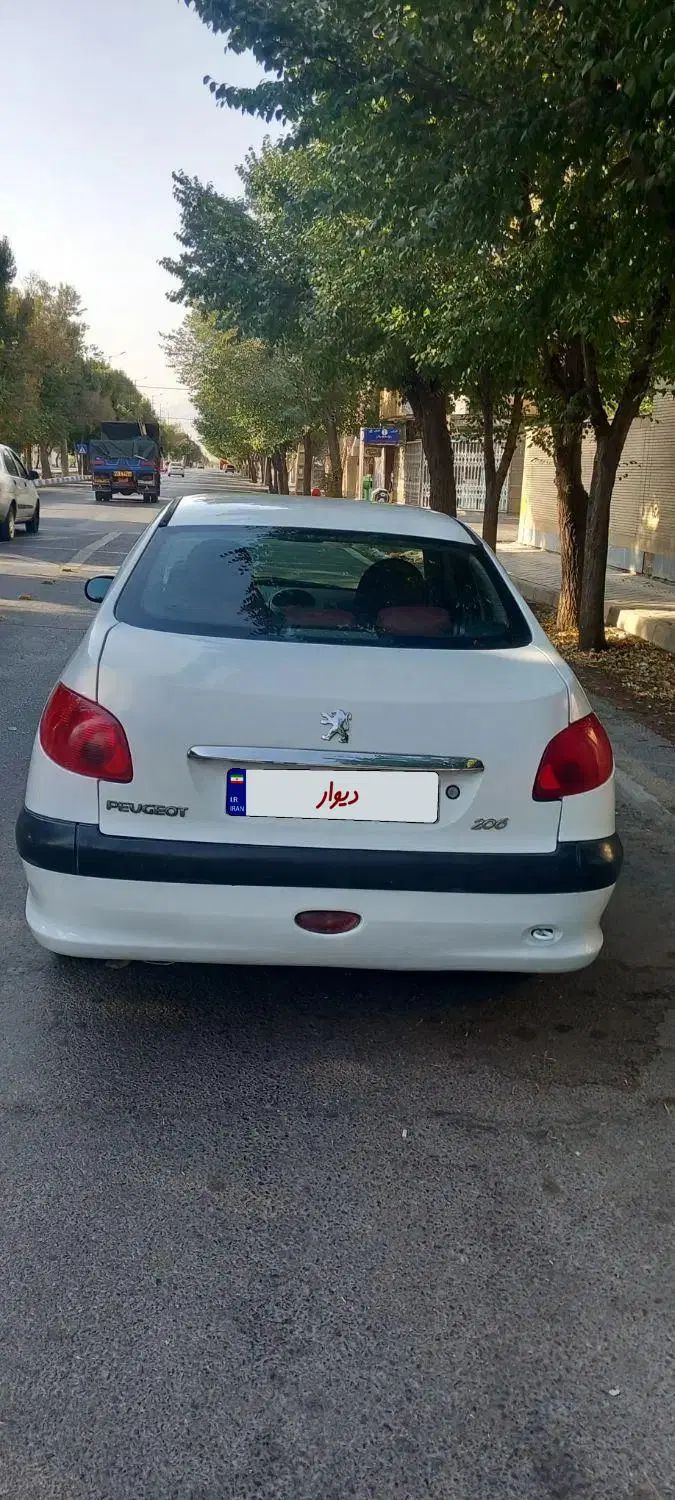 پژو ۲۰۶ صندوق دار v8 - 1392