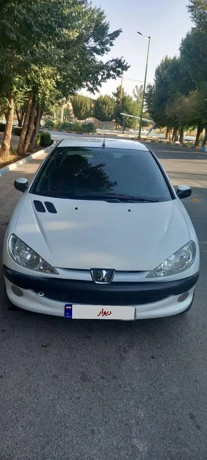 پژو ۲۰۶ صندوق دار v8 - 1392