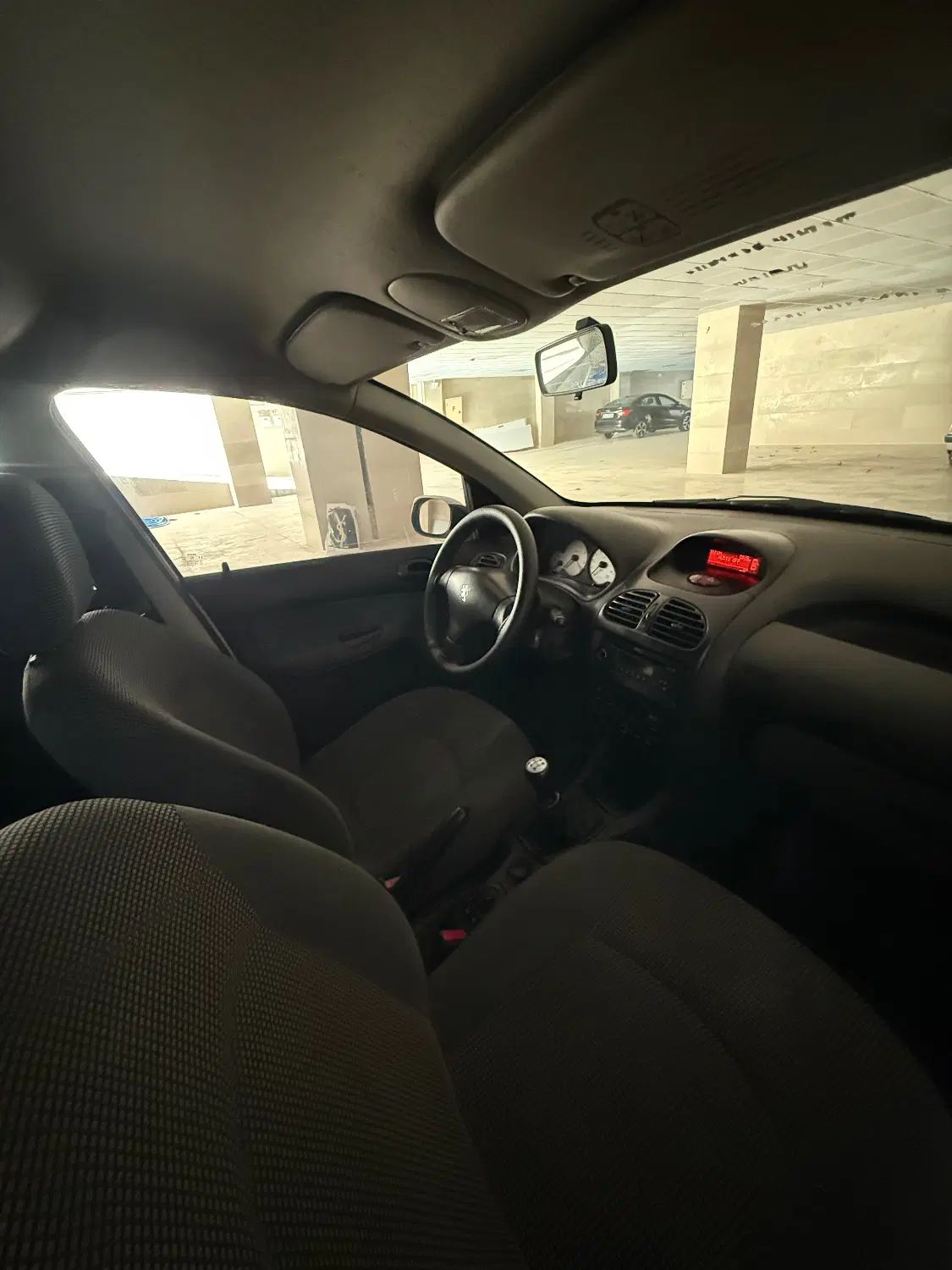 پژو ۲۰۶ صندوق دار v8 - 1397