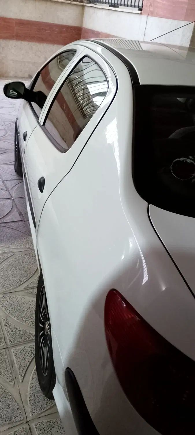 پژو ۲۰۶ صندوق دار v8 - 1397