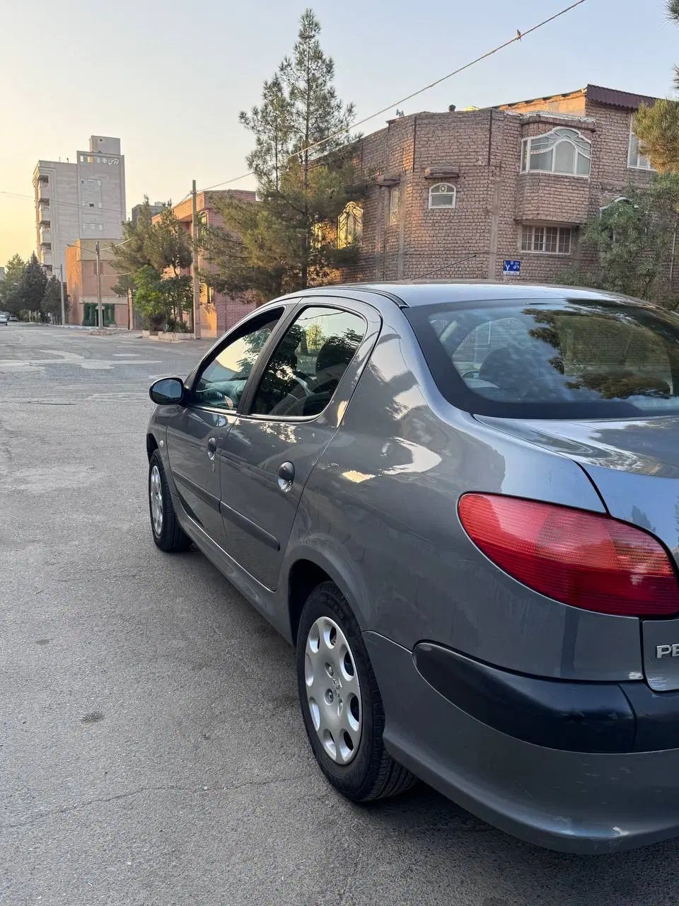 پژو ۲۰۶ صندوق دار v20 - 1388
