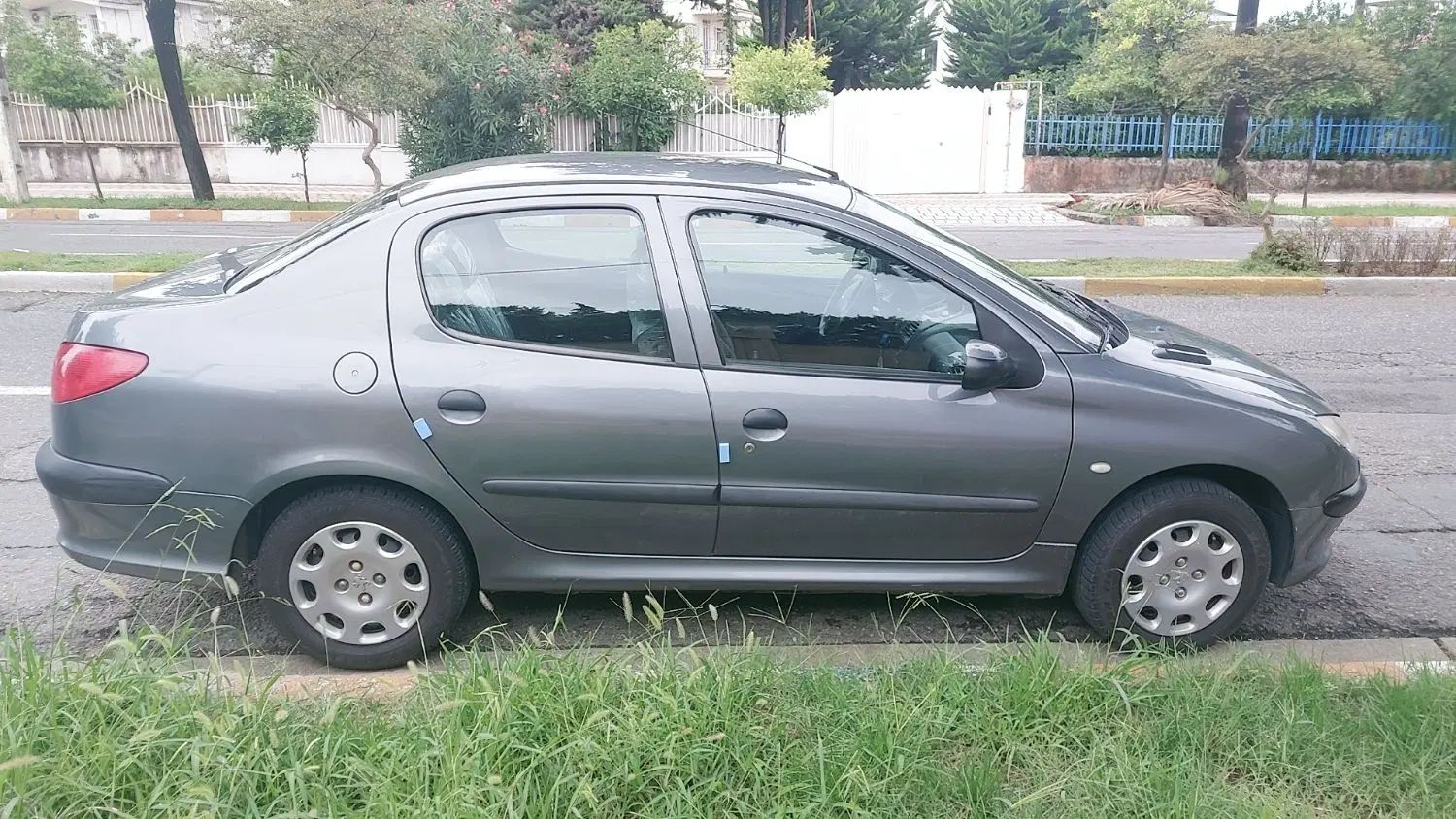 پژو ۲۰۶ صندوق دار v8 - 1396