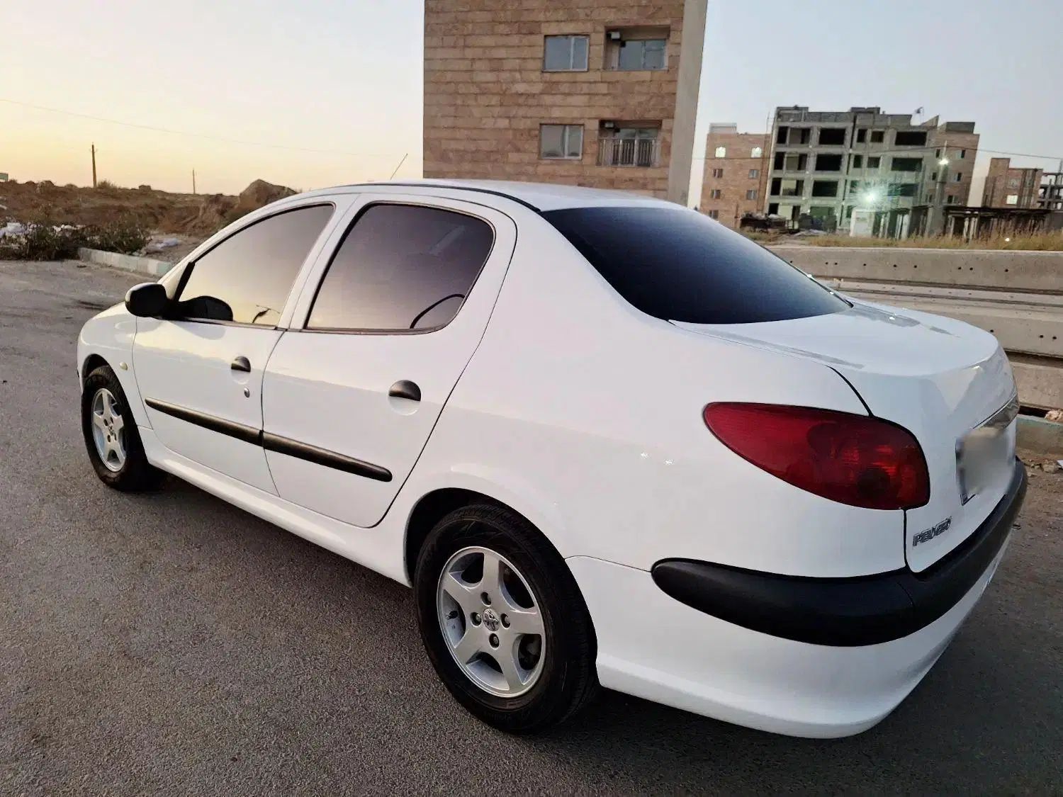 پژو ۲۰۶ صندوق دار v8 - 1394