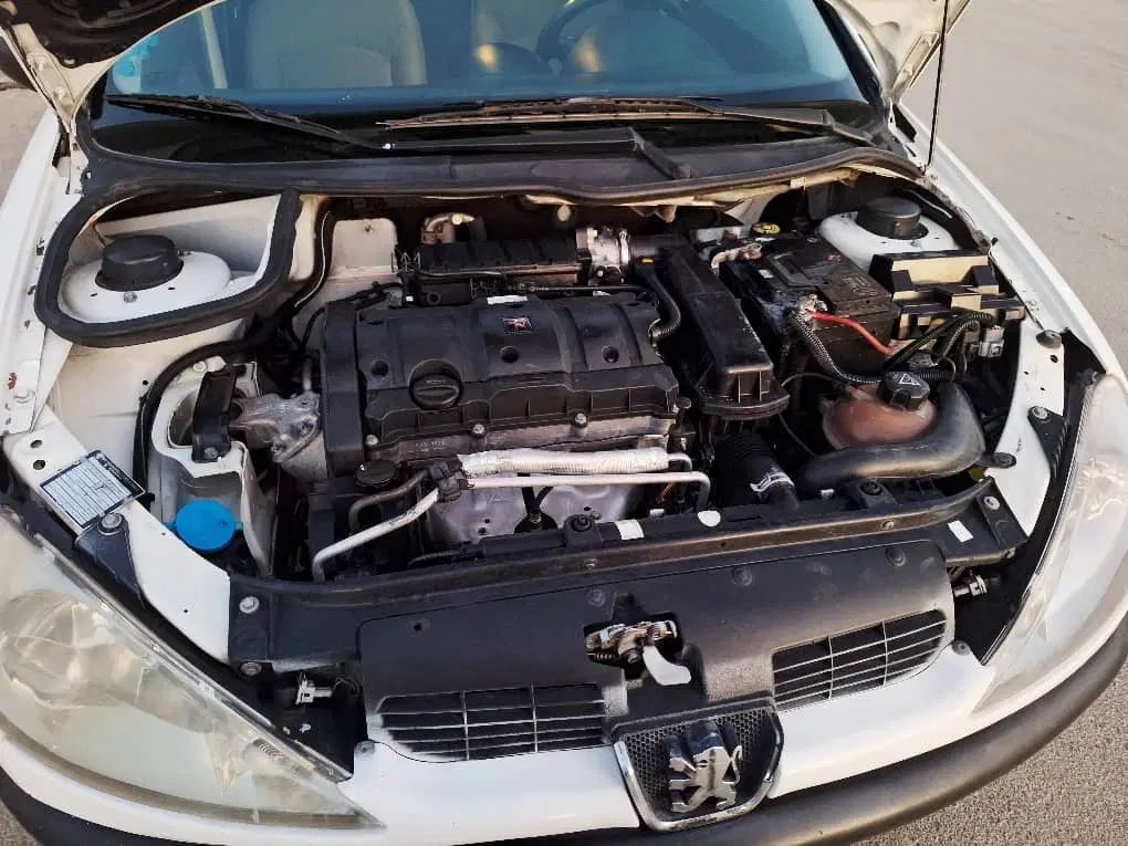 پژو ۲۰۶ صندوق دار v8 - 1394
