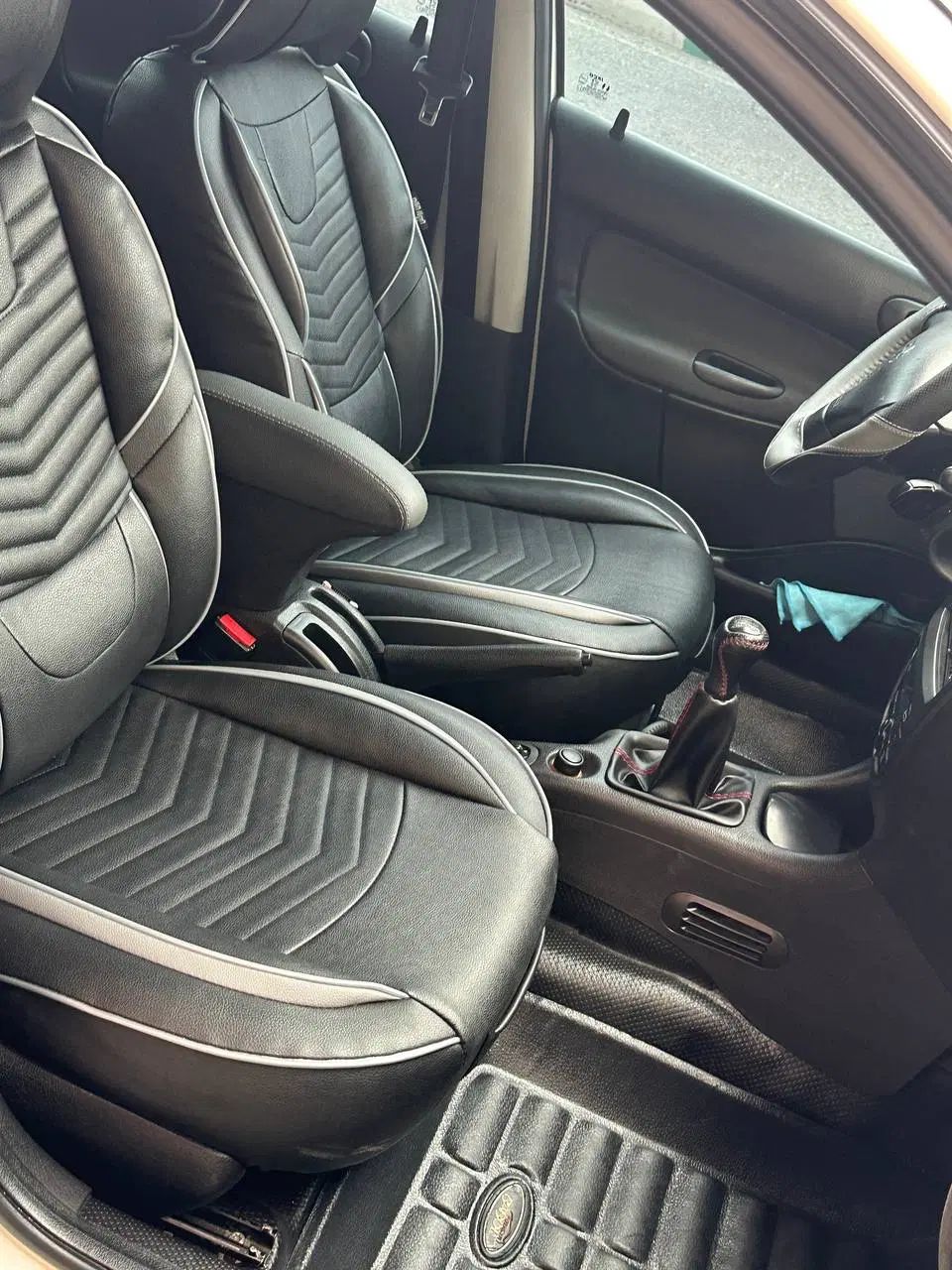 پژو ۲۰۶ صندوق دار v8 - 1395