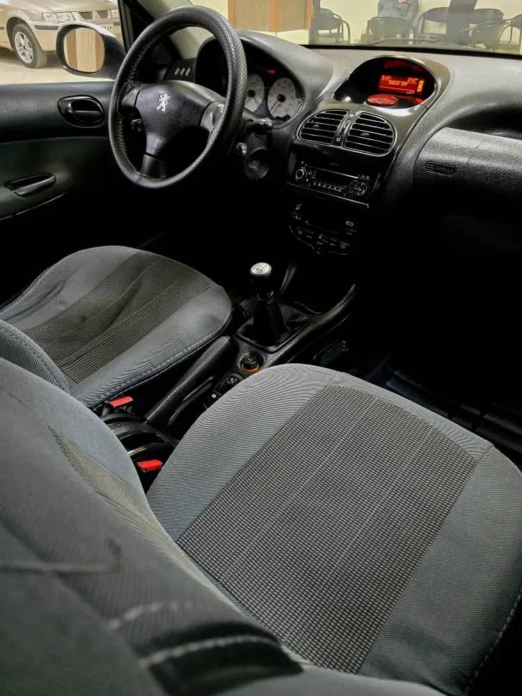 پژو ۲۰۶ صندوق دار v8 - 1396