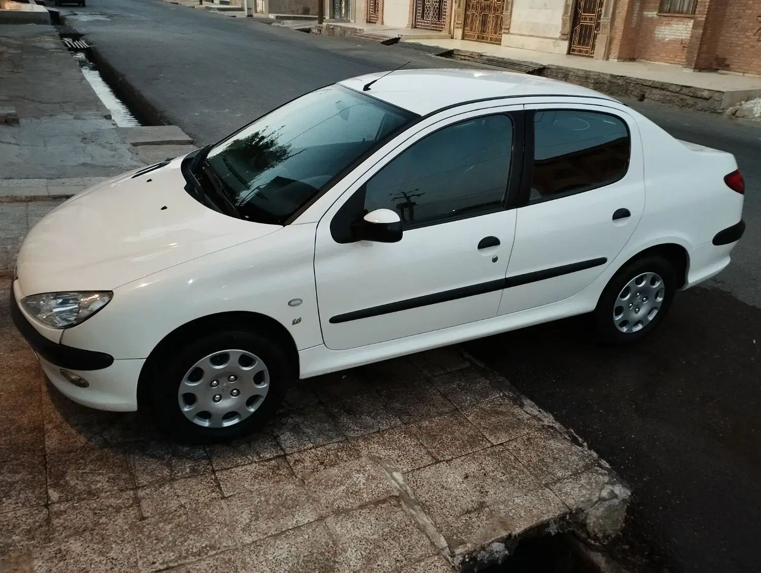 پژو ۲۰۶ صندوق دار v8 - 1389