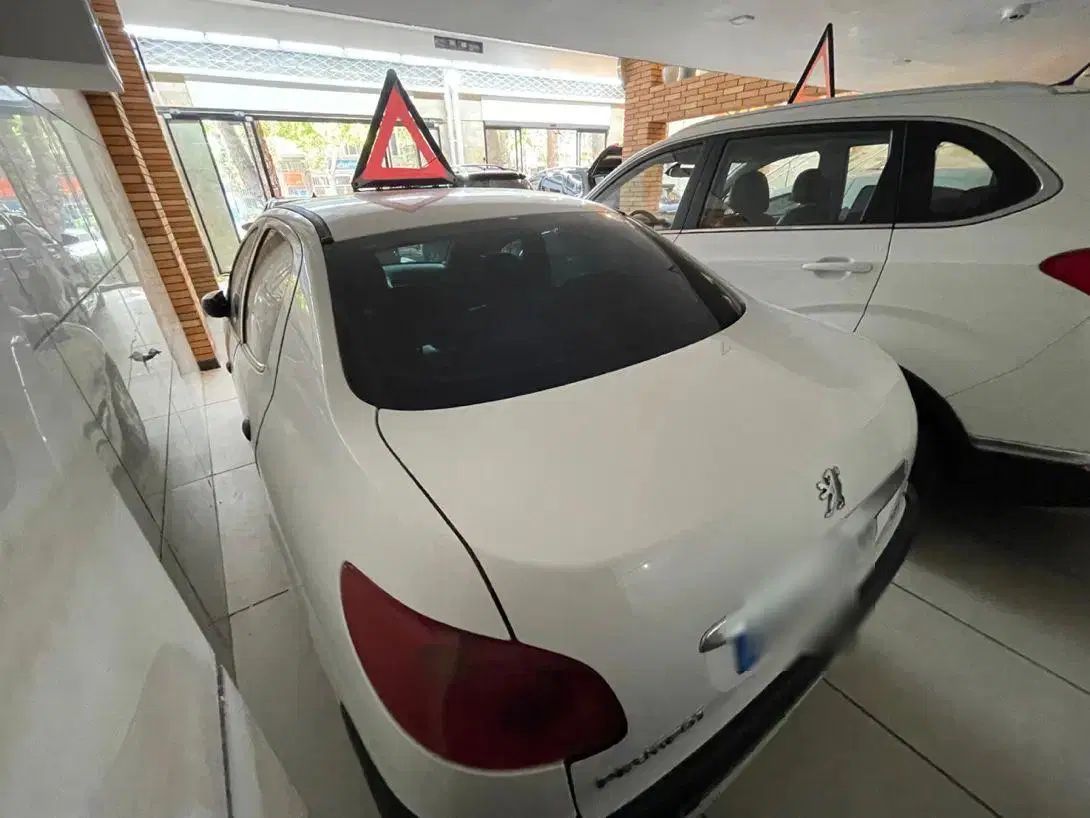 پژو ۲۰۶ صندوق دار v8 - 1396