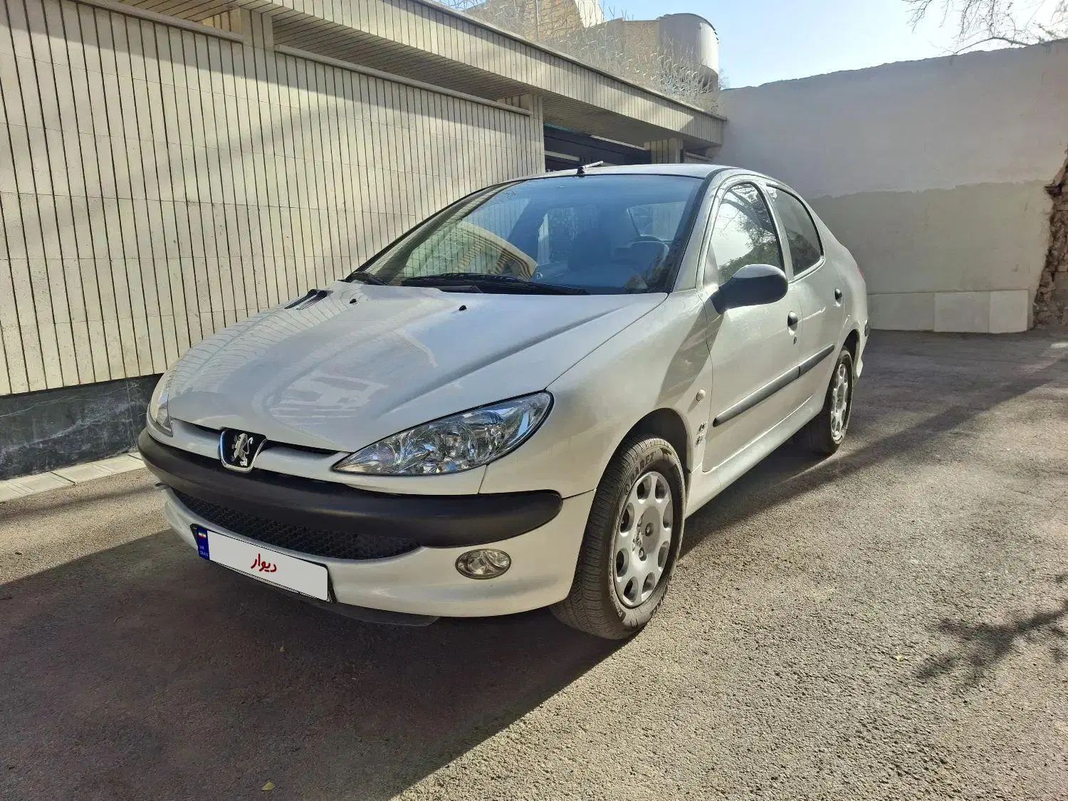 پژو ۲۰۶ صندوق دار v8 - 1396