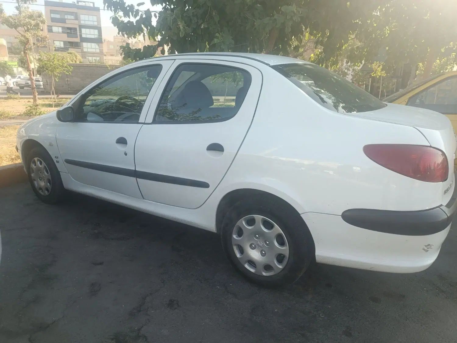 پژو ۲۰۶ صندوق دار v8 - 1399