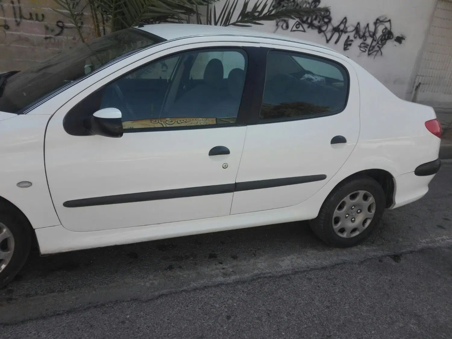پژو ۲۰۶ صندوق دار v8 - 1390