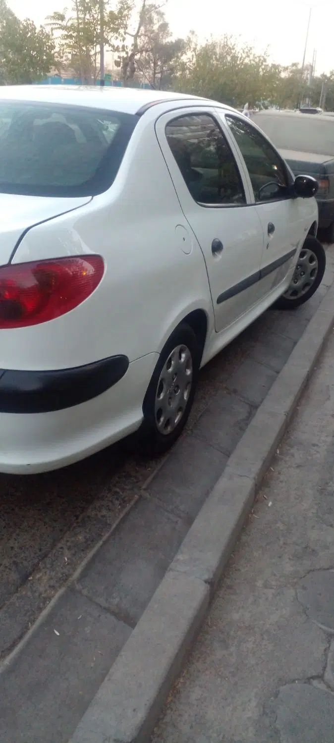پژو ۲۰۶ صندوق دار v8 - 1395
