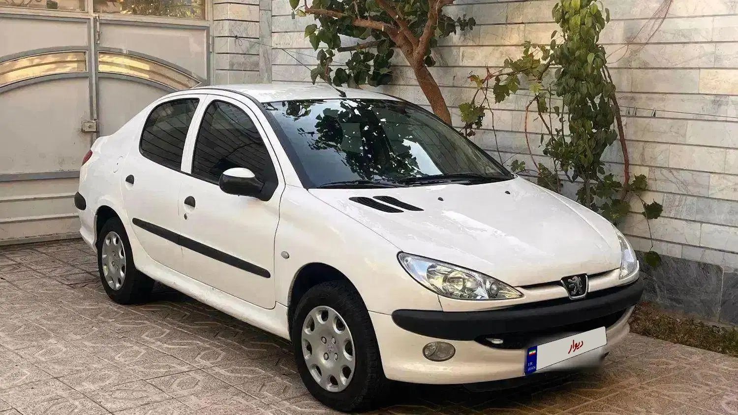 پژو ۲۰۶ صندوق دار v8 - 1391