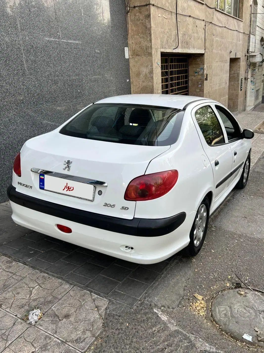 پژو ۲۰۶ صندوق دار v8 - 1396
